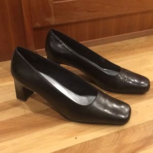 Easy spirit anti gravity pumps